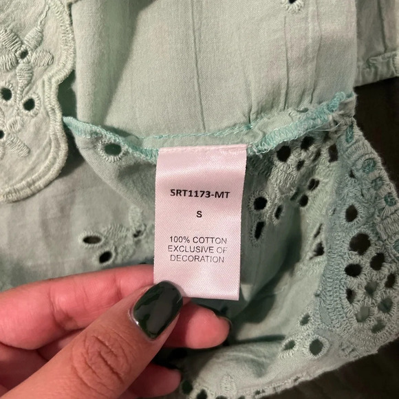 Anthroplogie THML sage green eyelit blouse size small - Picture 5 of 5